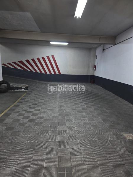 Foto c8924b38-b9ce-4450-9ff1-90a2b59d06dc. Parking coche boxplaza de garaje en venta en Fuente del Berro Madrid