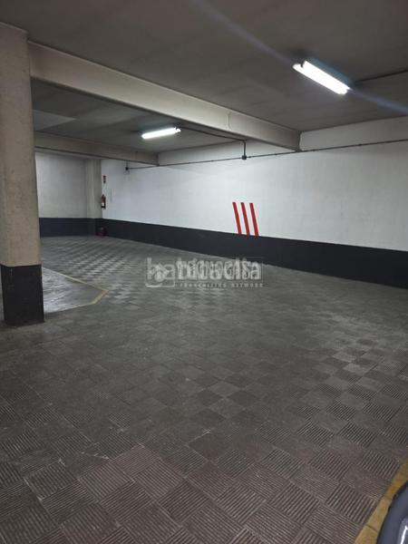 Foto e1bf7cc7-e882-4aa8-aa9b-174e9e911a46. Parking coche boxplaza de garaje en venta en Fuente del Berro Madrid