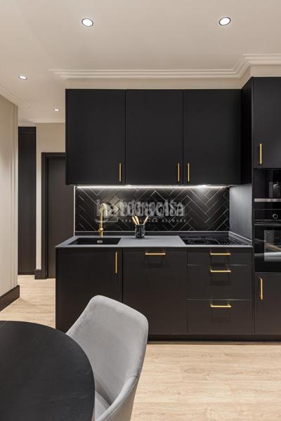 Foto 795cc777-ea48-42cd-b4bd-54a1c4dc433f. Piso  en venta en Fuente del Berro Madrid