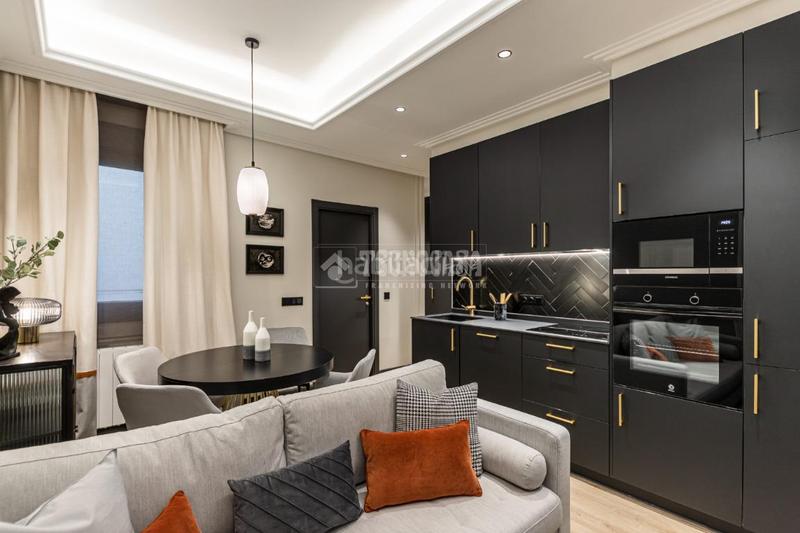 Foto cff1c8b8-38a5-482e-8189-259ce42dc3fc. Piso  en venta en Fuente del Berro Madrid
