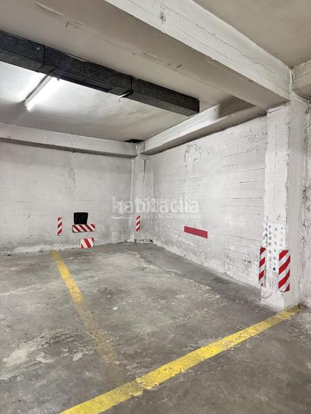 Foto 4358b3c1-42da-4f8e-90f4-43e2a38bcc1c. Parking coche boxplaza de garaje en venta en Fuente del Berro Madrid