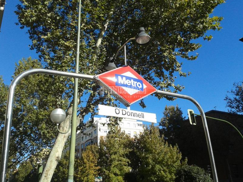 Foto 7a3c21f0-57f5-44dd-952a-b9b4ac9d6506. Parking coche boxplaza de garaje en venta en Fuente del Berro Madrid