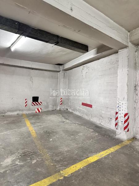 Foto b93a8320-fe52-48e3-9a82-59ce5e2889ee. Parking coche boxplaza de garaje en venta en Fuente del Berro Madrid