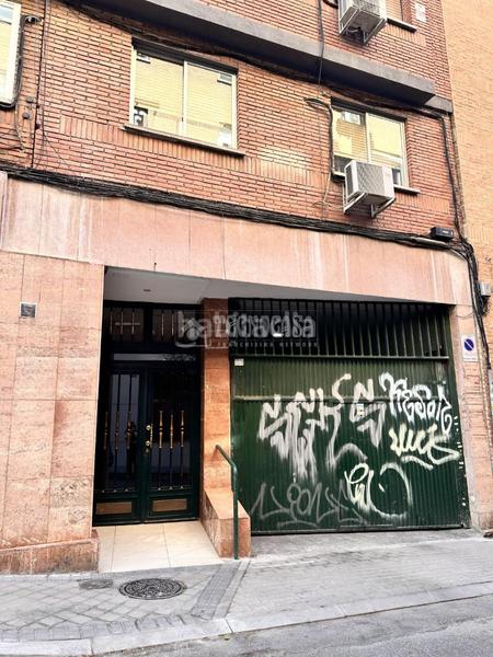 Foto e01ebd65-5bfd-4c5e-99e3-675a62fe427d. Parking coche boxplaza de garaje en venta en Fuente del Berro Madrid
