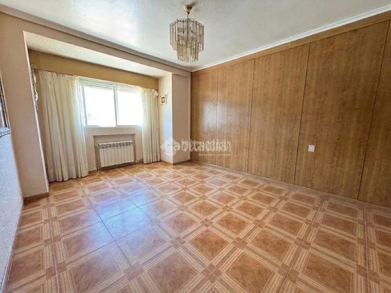 Foto 0b3ba34e-7fc3-4b28-afd2-87f25cd3c791. Piso  en venta en Fuente del Berro Madrid