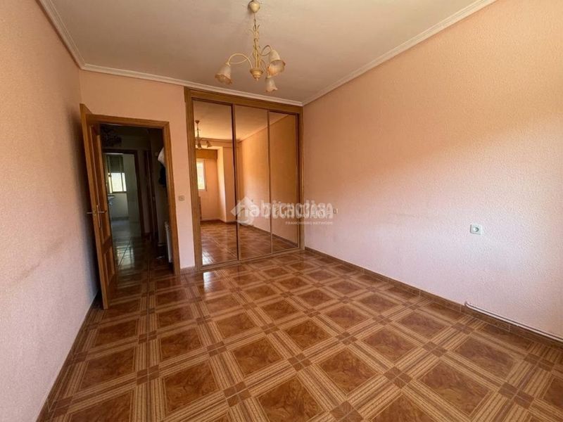 Foto 178fd3d4-d973-4c1e-9b3e-480dd745aa69. Piso  en venta en Fuente del Berro Madrid