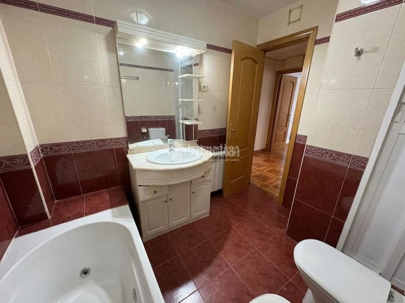 Foto ea4faf51-5225-4be1-892a-950238b8c476. Piso  en venta en Fuente del Berro Madrid