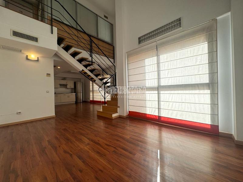 Foto 401a1e95-b074-492b-b41f-63525750c401. Loft amb calefacció aparcament a Simancas Madrid