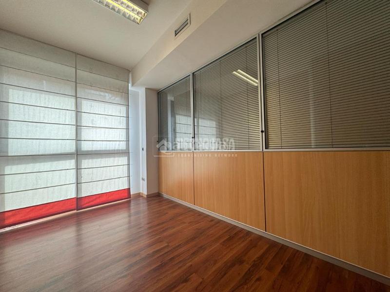 Foto 6d57d22a-a8d5-4293-82c8-d8ca4c60607f. Loft amb calefacció aparcament a Simancas Madrid