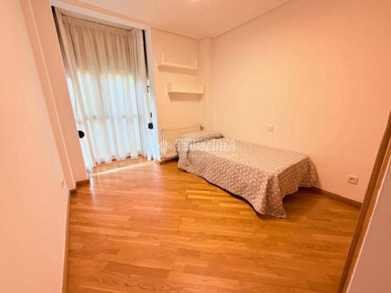 Foto 8015acfe-1760-420c-991d-c32f7aa2e50c. Rent flat with heating parking in Simancas Madrid