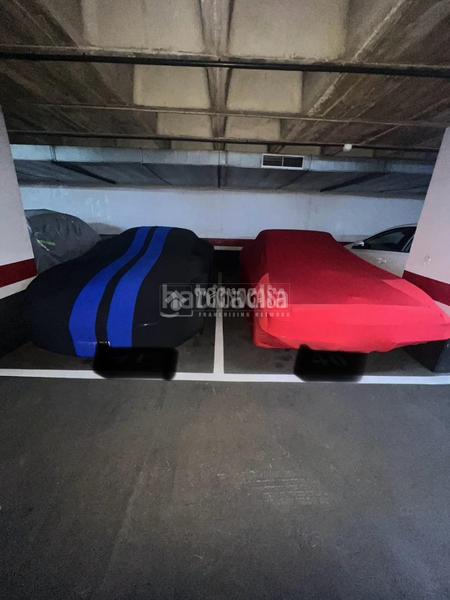 Foto 452d0348-5fa2-403f-860d-250ebdf817c5. Parking voiture dans Salvador Madrid