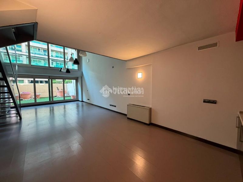 Foto a299e07e-d4a4-4a6f-96e2-d8ed51329f21. Loft amb calefacció a Simancas Madrid