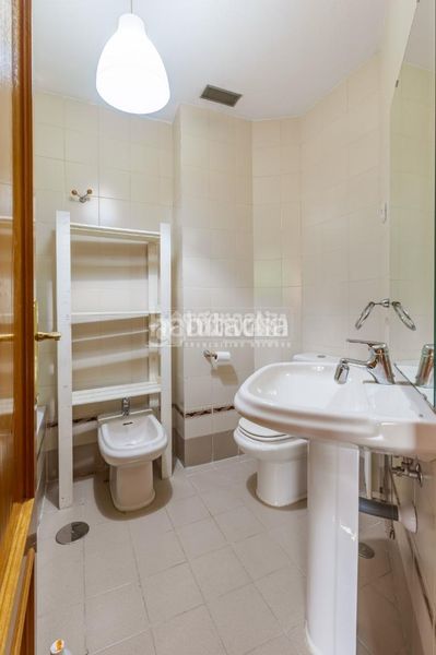 Foto b79adb74-67e2-4a13-aa0b-a0fa47319dd9. Pis amb calefacció aparcament piscina a Aravaca Madrid