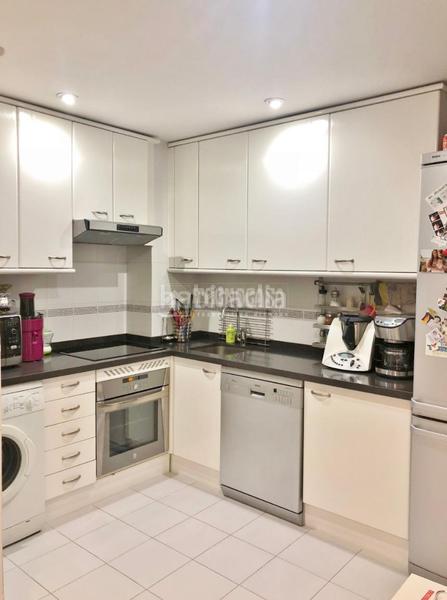 Foto 41bca0f1-905c-4716-8e7e-24285fae93fd. Rent flat with pool in Sector B Boadilla del Monte