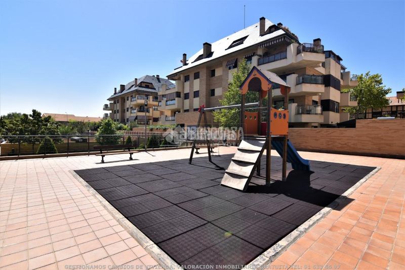 Foto 368a6ea4-bbdd-4132-9879-8b2a6d7b086c. Flat with pool in Viñas Viejas Boadilla del Monte