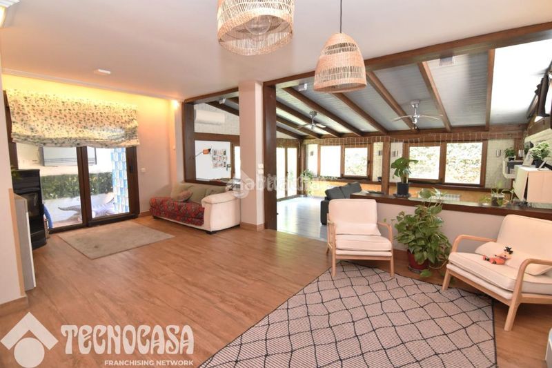 Foto d09f75a6-2482-4c70-9397-aeb0f6b71ad1. Casa aparellada a Sector B Boadilla del Monte