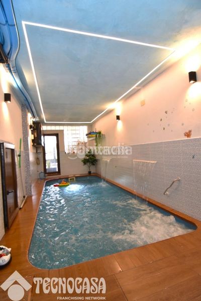 Foto f19e7a92-e6f5-40f4-9db5-a1575cf6a412. Casa aparellada a Sector B Boadilla del Monte