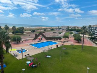 Pis a Les Salines-Pla de Sant Pere. Amplio piso con terraza, piscina y a un paso de la playa – cubel