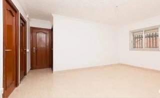 Etagenwohnung in Vista Alegre. Piso en rentabilidad