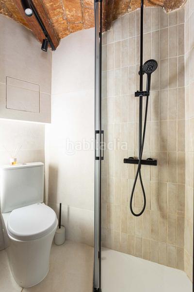 Foto caaeeb31-f892-42cd-a4ea-2f59451b96f3. Pis a Raval Barcelona