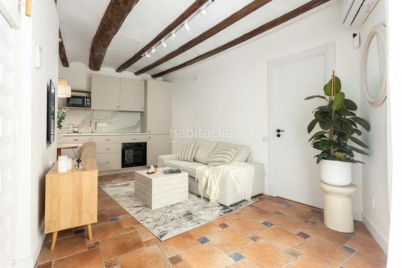 Foto f51a1e03-2a8b-4a03-9e0f-9e77d788591d. Piso en Raval Barcelona