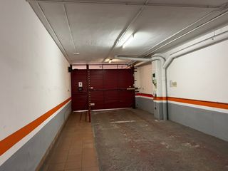 Aparcament cotxe a Carrer de Guitard 25