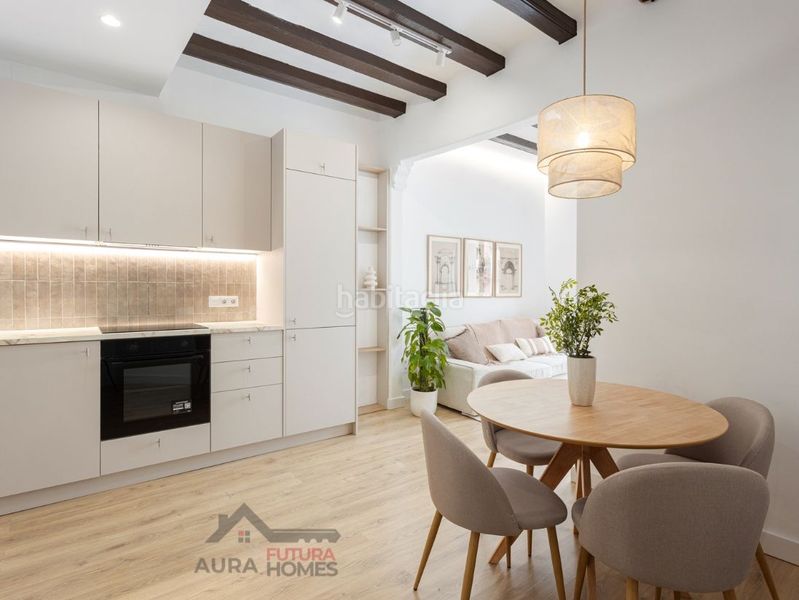 Foto c33f7d1e-2fd8-438f-aaed-6b0f3d903a89. Piso en Raval Barcelona