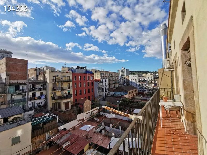 Foto 4f50e65d-c796-43f0-836a-b891150d06c4. Pis a Raval Barcelona