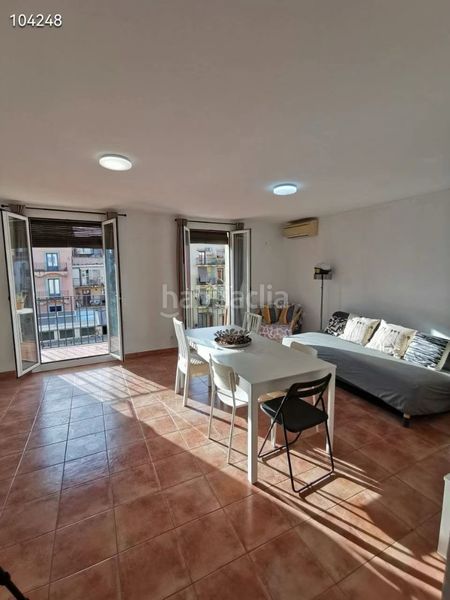 Foto c3a24d9e-0e82-4098-852b-6a636ae49e16. Pis a Raval Barcelona