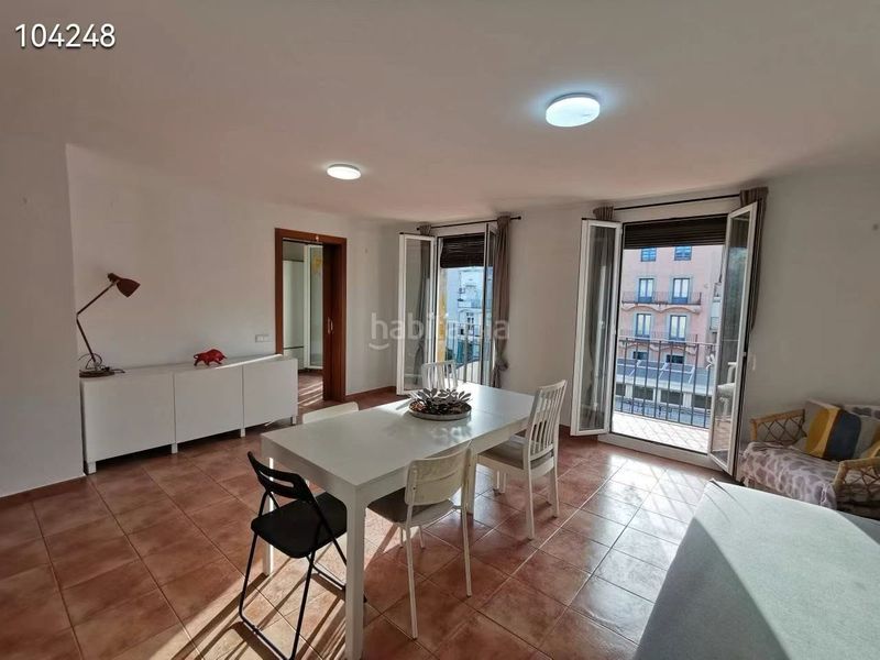 Foto da75464f-af3c-4217-8d61-db8cbda18f21. Pis a Raval Barcelona