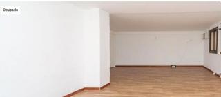 Piso  Carrer oviedo. Piso  ocupado