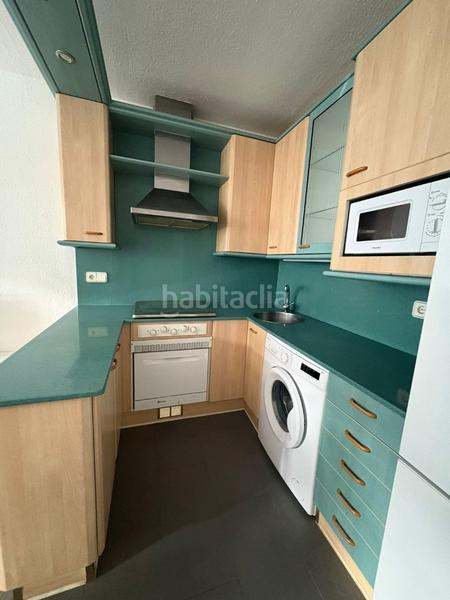 Foto 0fb50485-0bab-4c6b-996e-7a01fe29f616. Alquiler apartamento alquiler al lado del mar en La Pineda Castelldefels