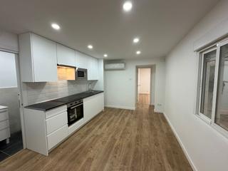 Appartement  Carrer font. Piso en hospitalet  a estrenar con terraza