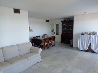 Piso en Pedregalejo - Morlaco. Piso en primera línea de playa