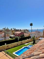 Maison jumelée à Torre de Benagalbón. Chalet adosado a 50 metros de la playa