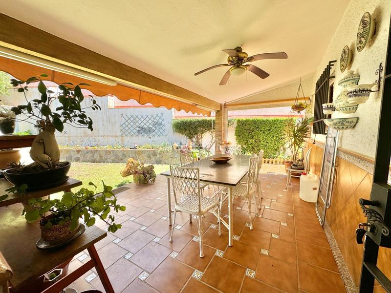 Foto a7b7153c-e76e-4ba0-96bf-d9d51ab5f54a. Chalet con parcheggio in La Cala del Moral Rincón de la Victoria