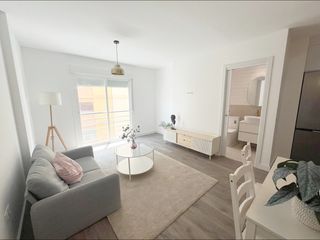 Penthouse in Los Castillejos - La Trinidad. Precioso apartamento a a estrenar. entorno de calle hilera.