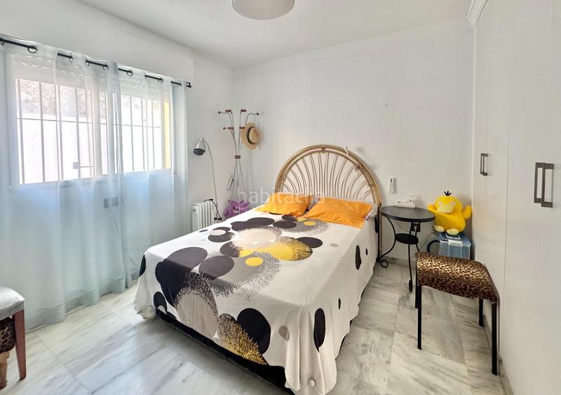 Foto 18cbf1a3-0f1b-4c7c-b623-39bdc14bdfae. Casa adosada precioso chalet adosado en conde ureña con garaje. en Málaga