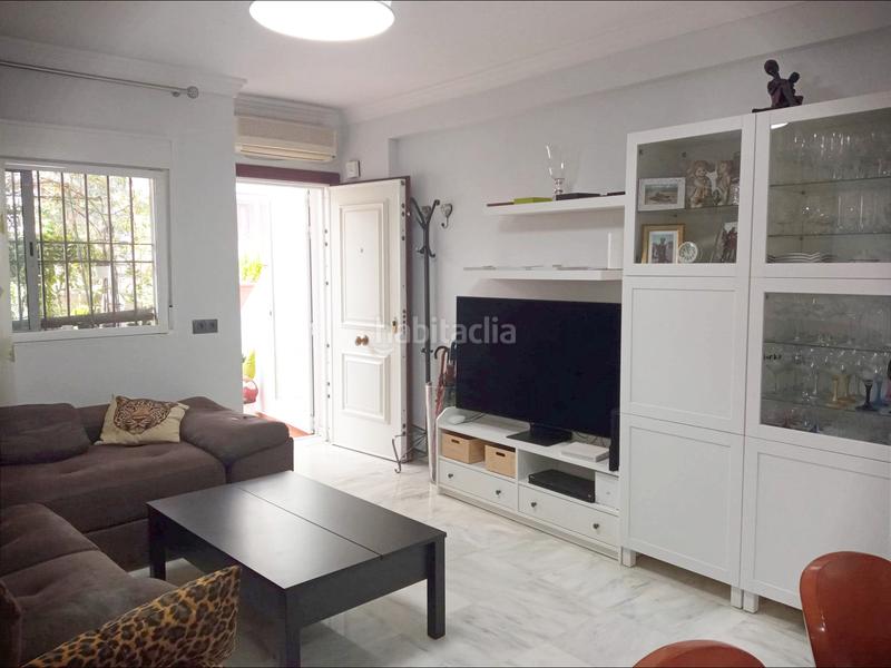Foto 19588e6d-b1c4-40fc-b669-7445e83cd5b5. Casa adosada precioso chalet adosado en conde ureña con garaje. en Málaga