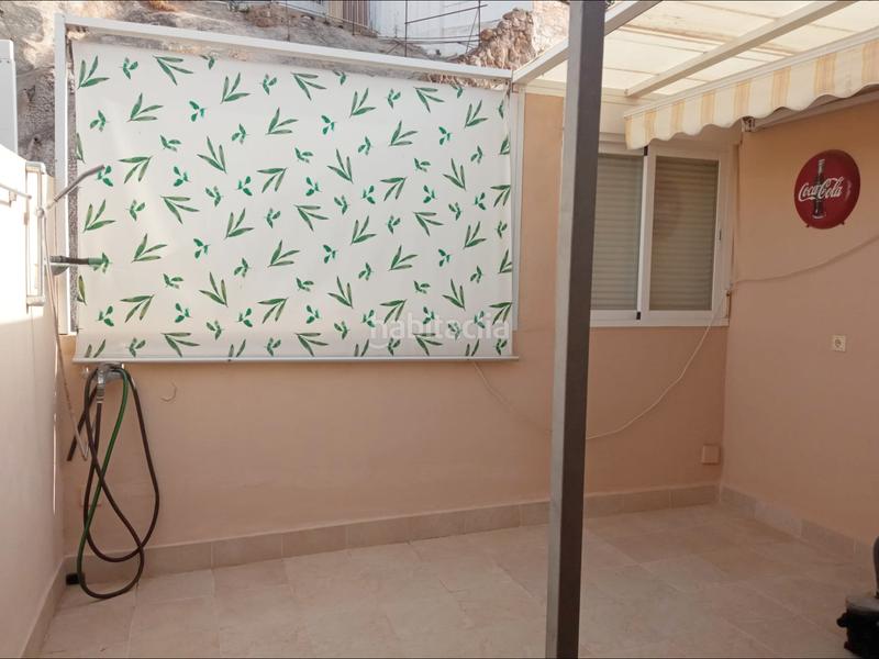 Foto b8183b5f-8367-49fb-bf81-cf445436b6a5. Casa adosada precioso chalet adosado en conde ureña con garaje. en Málaga