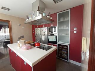 Appartement à La Trinidad. Amplio piso de 3 dormitorios antes 4, 2 baños y con balcón