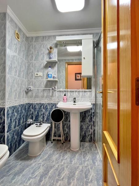 Foto 747bb41c-c7b7-4af7-afd3-e769e8576ec0. Rent flat with parking pool in Poniente-Faro Torre del Mar