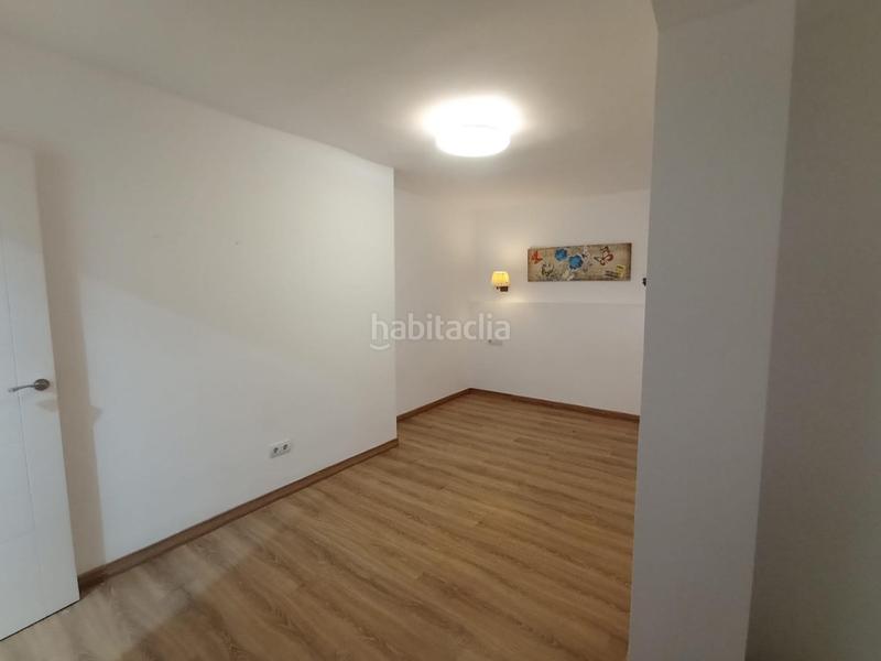 Foto 11ee75a9-7c63-4397-bbb3-7acda31ab0de. Pis a La Victoria Málaga