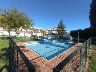 Reihenhaus in Conde de Ureña. Chalet adosado con mejoras y ampliaciones