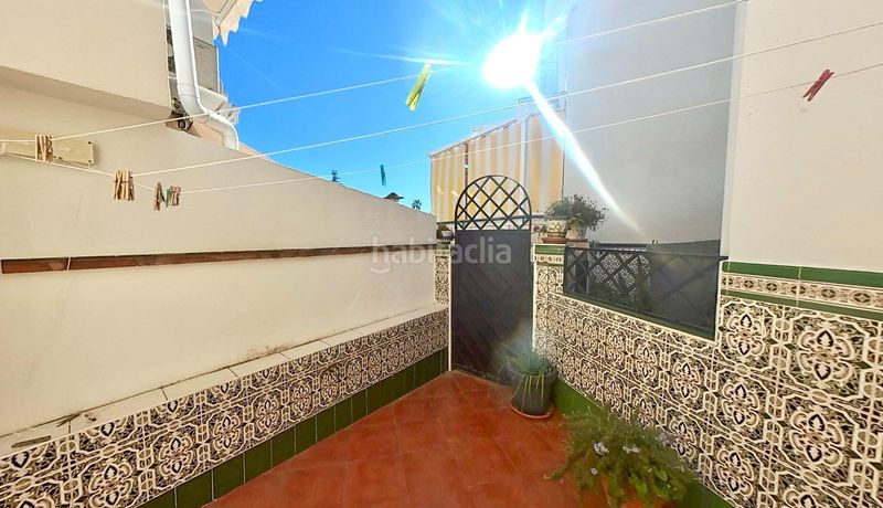 Foto c6f3a6b7-753f-4677-b201-f0b20b62c2ad. Casa adossada amb aparcament piscina a Conde de Ureña Málaga