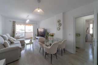 Etagenwohnung  Calle del azahar. Última planta con terraza y vistas al mar  garaje y piscina  lis