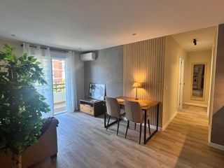 Flat  Calle calle capitán marcos garcía. Piso reformado a estrenar de 3 dormitorios  con garaje en venta