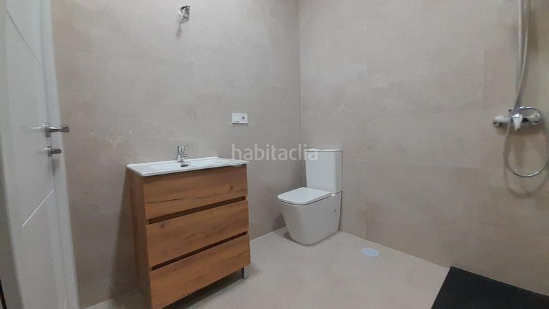 Foto 40d292b7-ec27-44c2-9b68-4b7bf5c2ad30. Piso en Santa Cristina - San Rafael Málaga