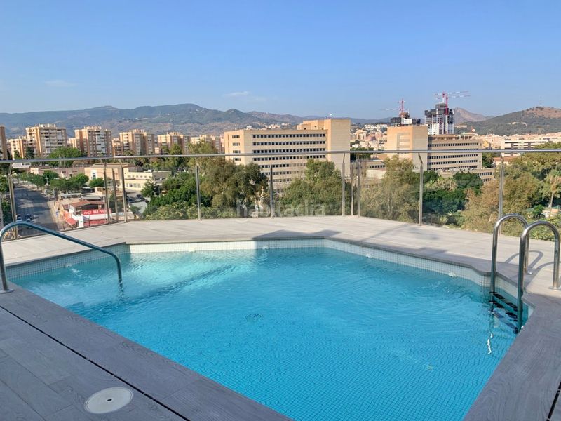 Foto 6a608238-716c-495f-8207-8eff4b2e5e3d. Lloguer pis amb calefacció piscina a Parque Victoria Eugenia Málaga
