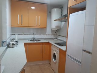 Affitto Appartamento in Conde de Ureña. Acogedor apartamento amueblado de 1 dormitorio con plaza de gara